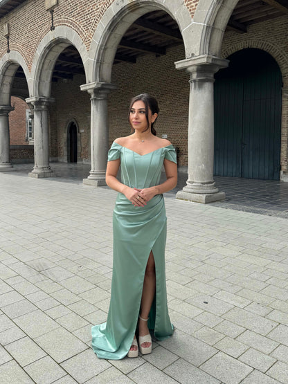 DE ALYA JURK IN MINTGROEN